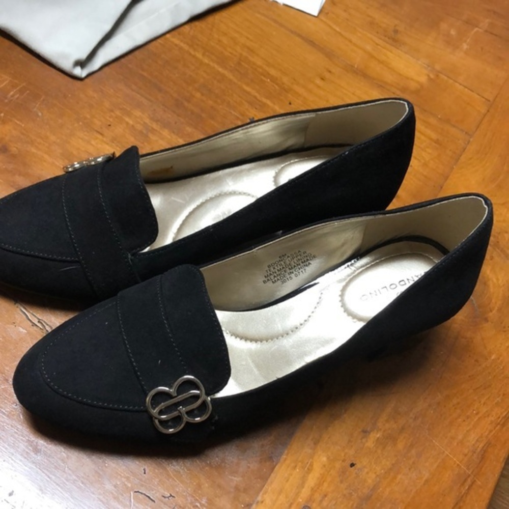 Brown‎ Suede Bandolino heeled loafers
Visit
size 6 / Vv6